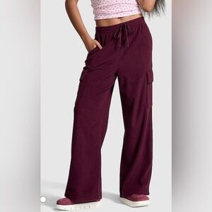 PINK Victoria's Secret Wide-Leg Cargo Sweatpants in Burgundy
